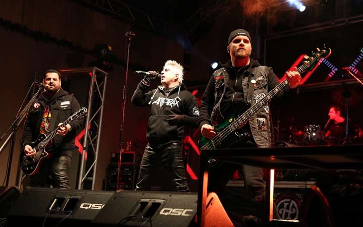 Ilyen volt az utcabál a főtéren