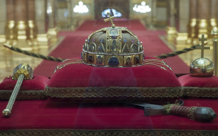 Negyven éve tért haza a Szent Korona