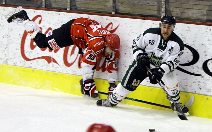 Jégkorong: előnyben a címvédő