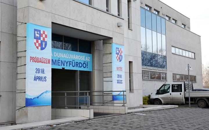 Májusban birtokba vehetjük a felújított élményfürdőt!