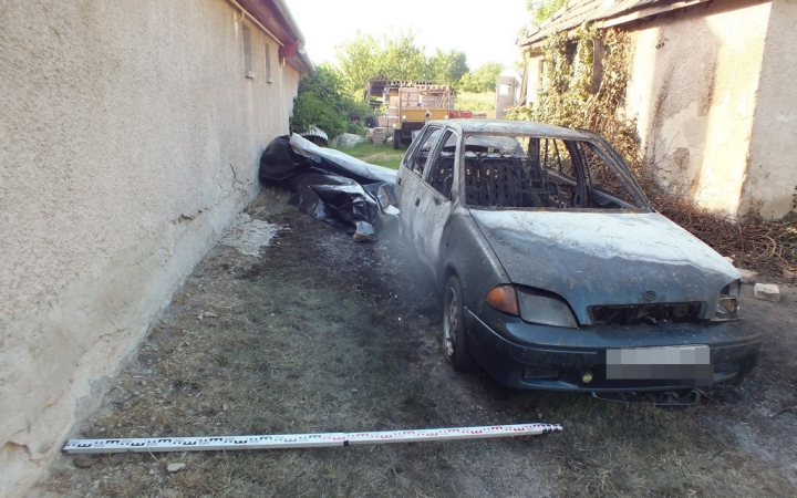 Rokonait akarta felgyújtani