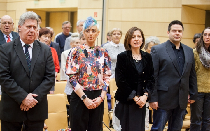 D+ Híradó - Díjátadó, bővítés