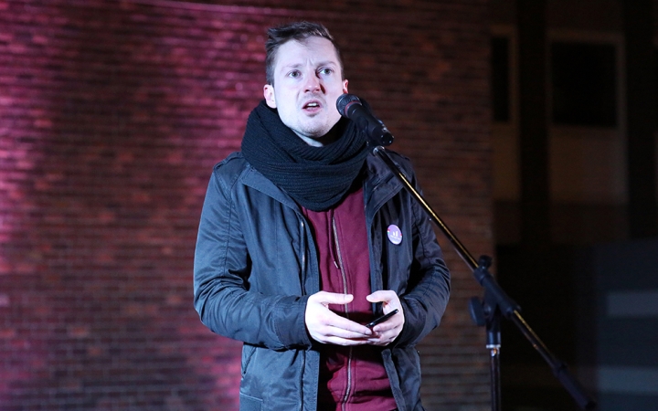 Demonstráció a főtéren