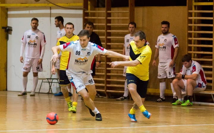 Nagy csata a felsőházban