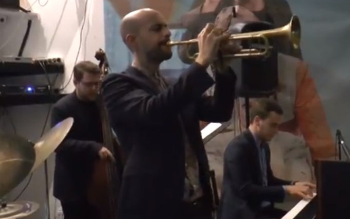 Nemzetközi jazz-őrület a Művészben