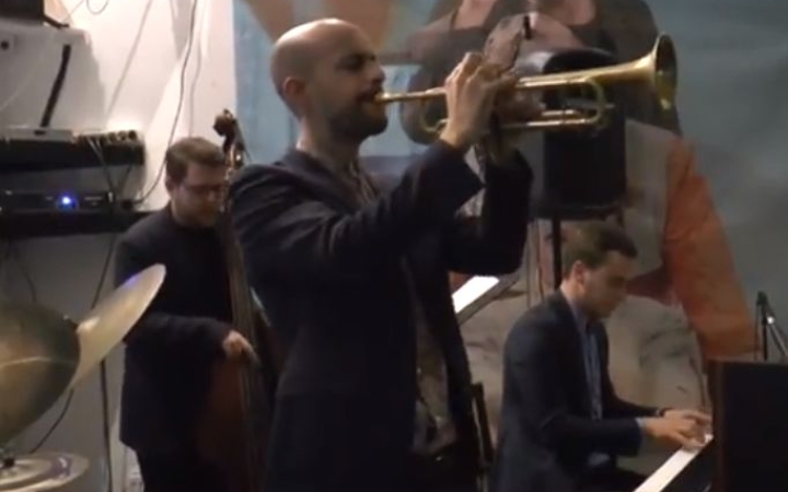 Nemzetközi jazz-őrület a Művészben