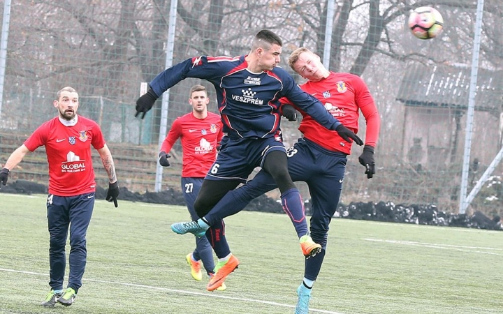 Győzelem az edzőmeccsen