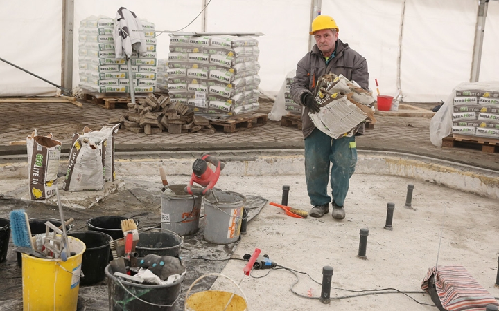 D+ Híradó - Élményfürdő, hajléktalanok