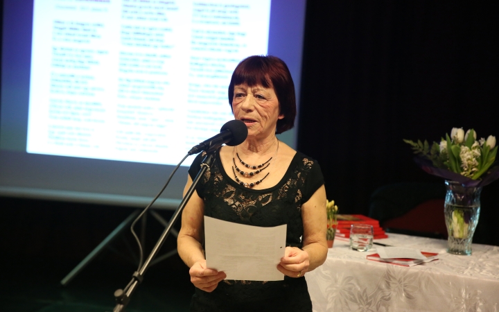 Öt év esszenciája