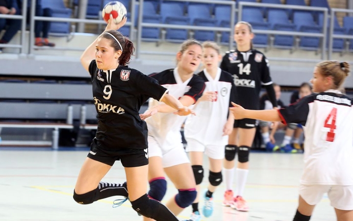 Újra élen a serdülők