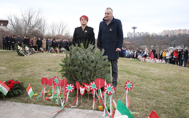 "Hőseink példát mutatnak nekünk a jelenben"