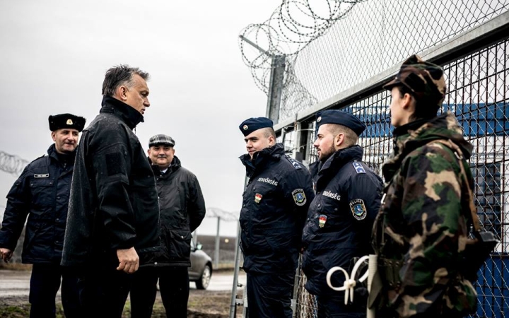 Orbán Viktor a déli határzárnál
