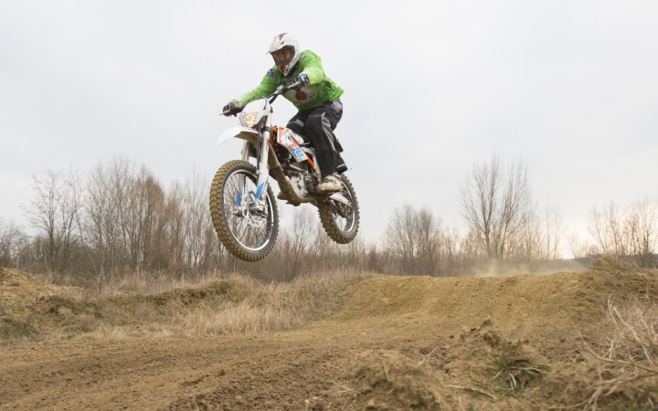 Elektromos motorral a benzinesek között