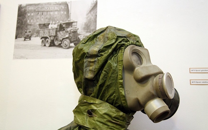 Polgári védelmi kiállítás Dunaújvárosban