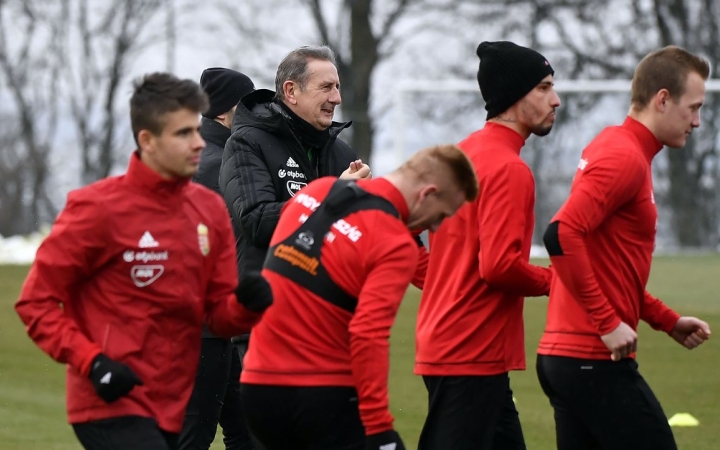 A kapitány is kíváncsi