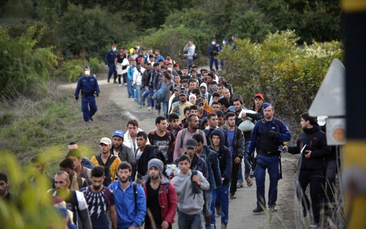 A balos svéd kormány szavazatokért engedi be a migránsokat