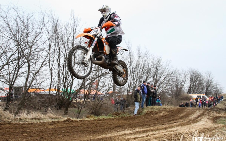 Enduro Cross a határban - motorosok viadala