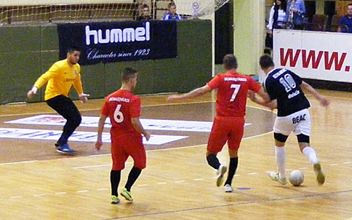 Futsal: fél óráig bírta a Dunaferr