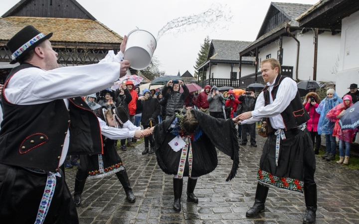 A húsvéti ünnepkörben nagyon fontos a tűz, a víz és a zöld ág