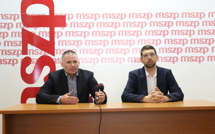 Közös sajtótájékoztató