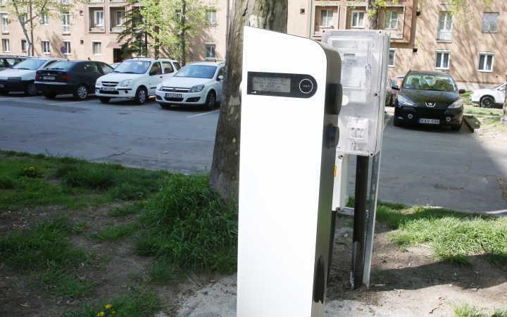 Új elektromos töltőállomások