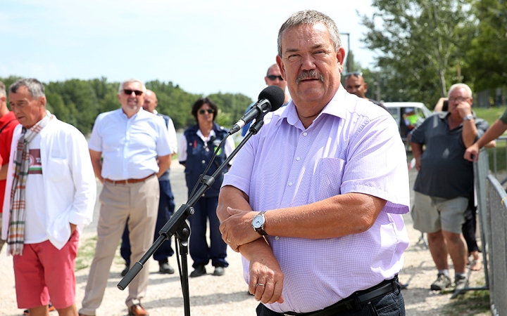 "Továbbra is számíthatnak a munkámra"