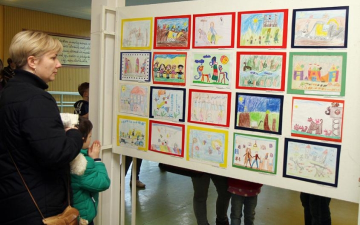 Kamerával a rajzpályázat kiállításán