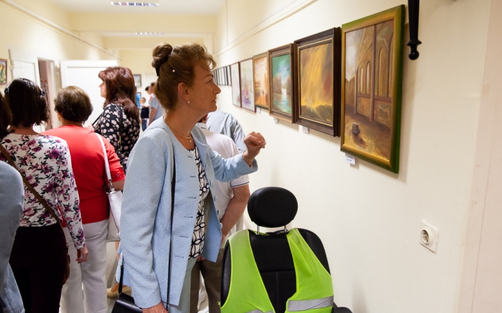 D+ Híradó - Kiadós eső, kiállítás