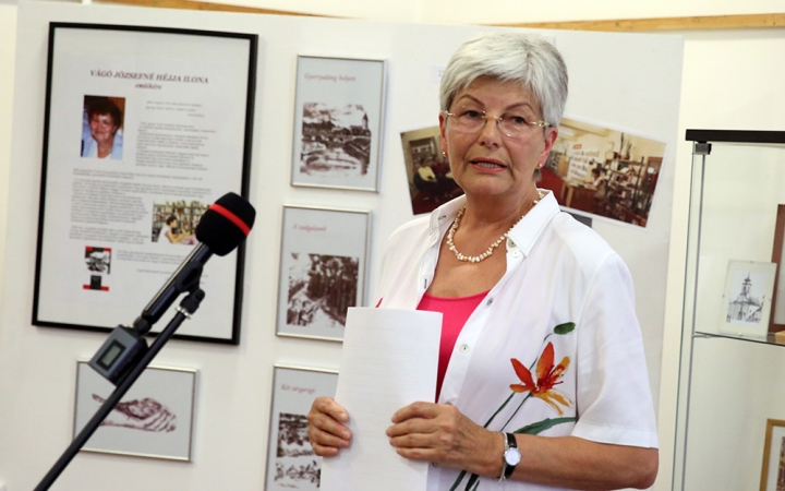 Emlékkiállítás a könyvtárban