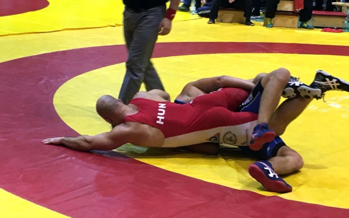 Dunaújvárosi éremeső Debrecenben