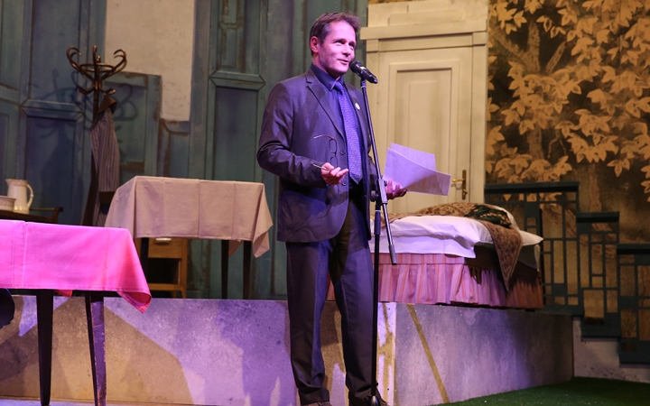 A Család Évadát hirdette meg Őze Áron