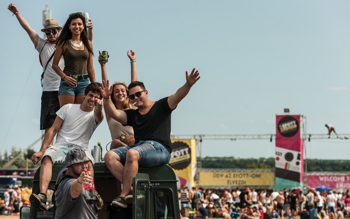 A fiatalok legnagyobb bulija