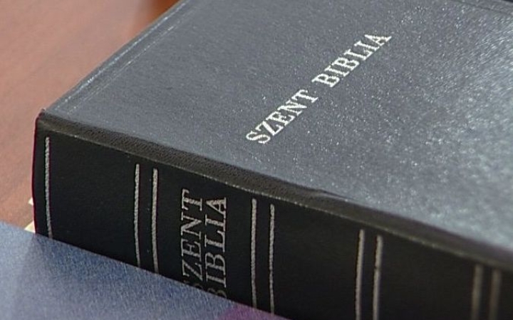 Hit-és erkölcstan több osztályban 