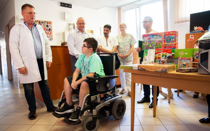 Támogatottból támogató