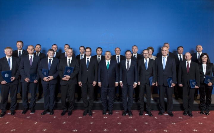 A közigazgatásnak nincs más mértéke, mint a haza szolgálata