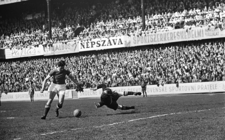 Csak hogy ma se maradjunk foci nélkül...