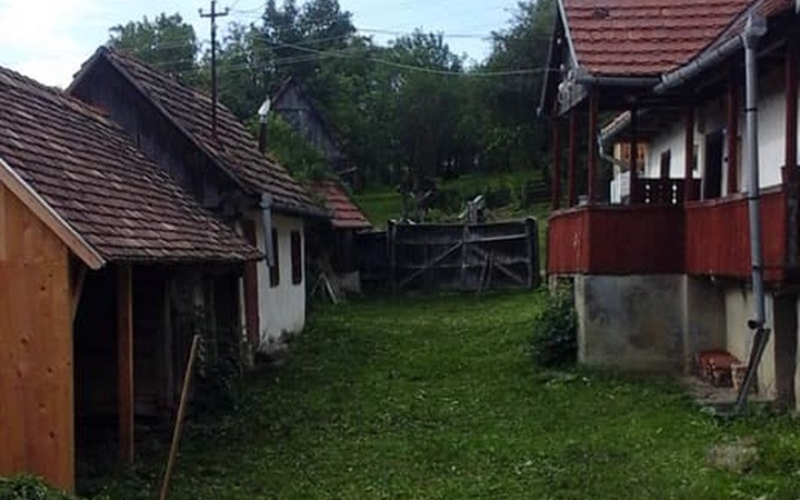 Énlaka, emlék és magatartás