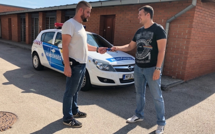 Zaciba adta a szajrét