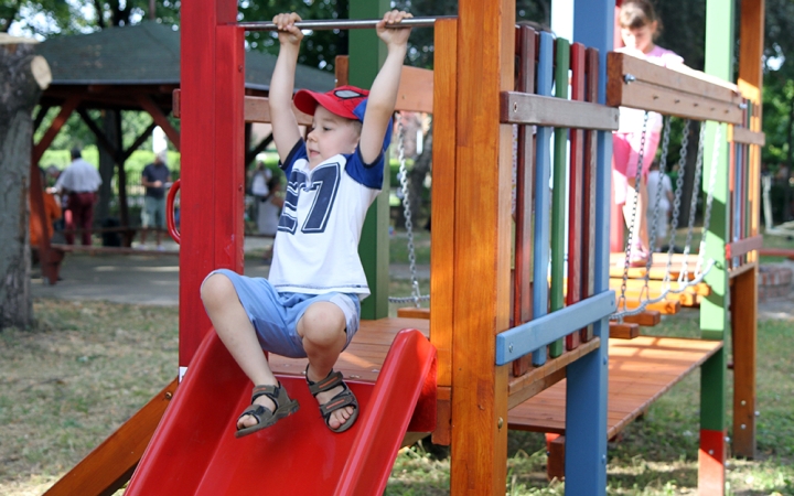 Hinták, mászókák és homokozók