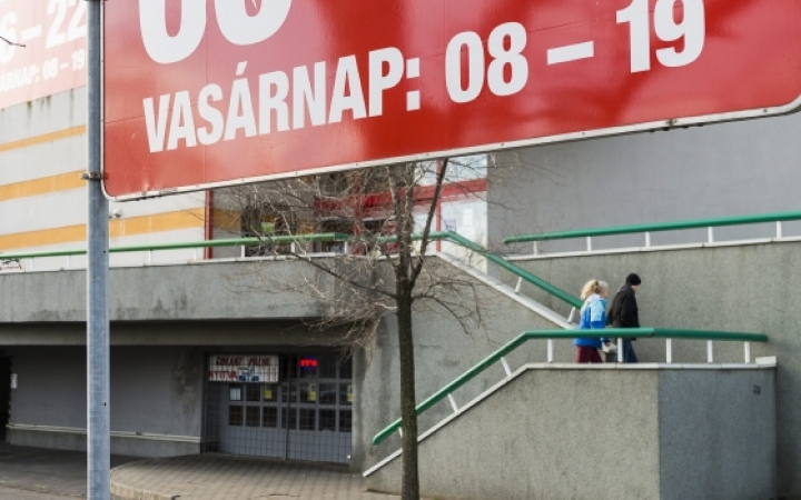 Felemás vásárlói aktivitás az "utolsó vasárnapon"