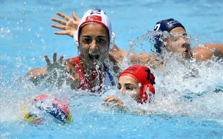 Előrébb lépett a válogatott