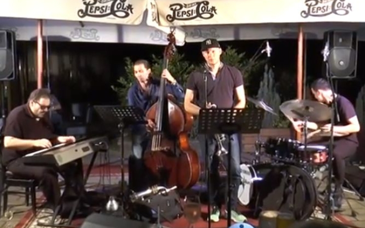 Jazz trombitaszólók az éjszakában