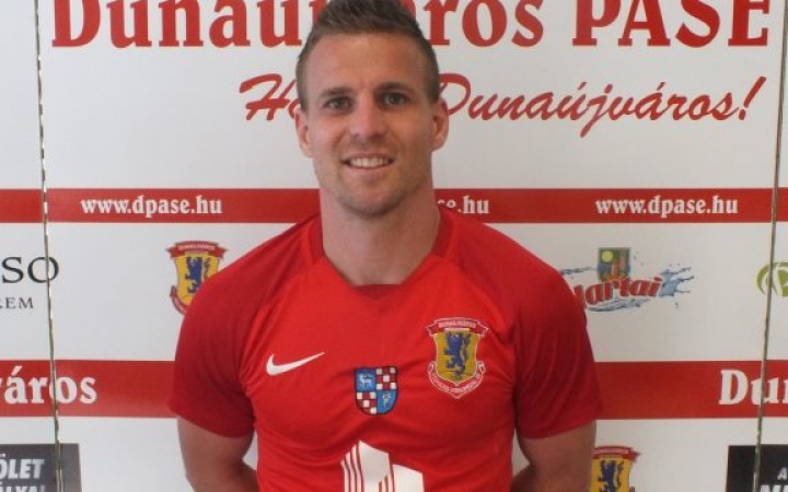 Mundi Roland Dunaújvárosban folytatja