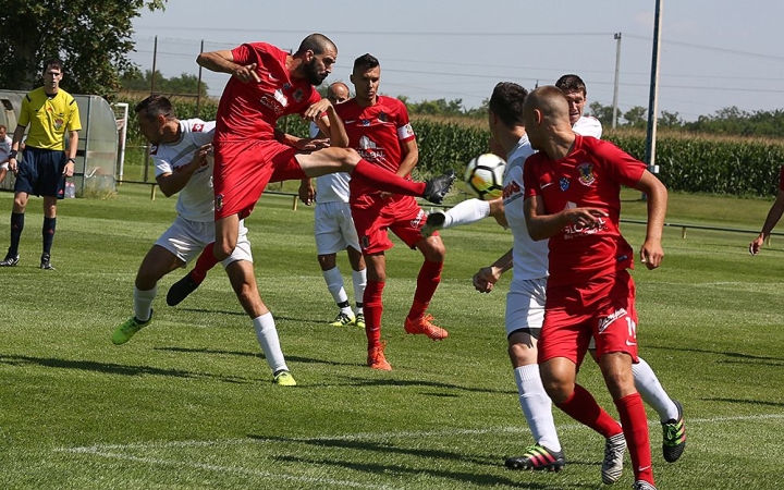 Rajtra készen a focisták