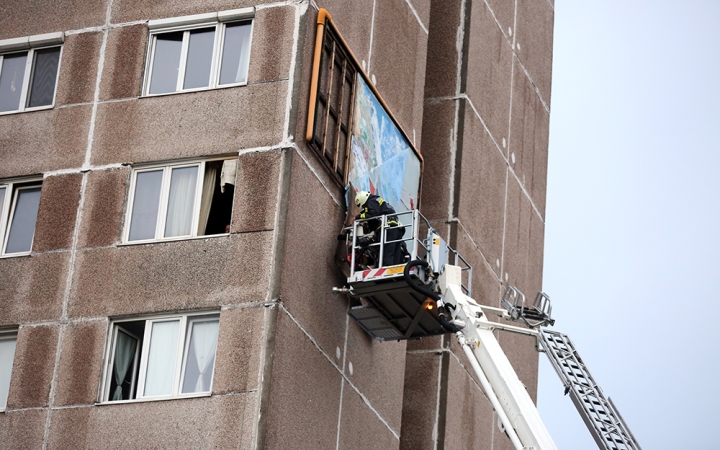 A vihar megtépett egy óriásplakátot a Szórádon