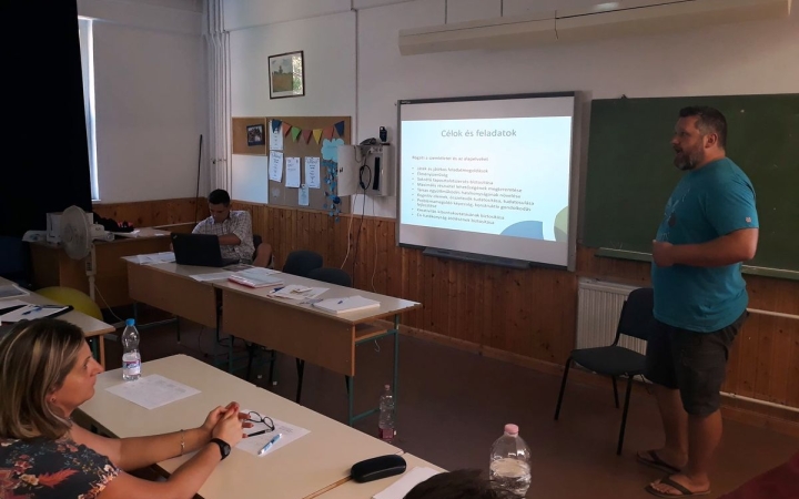 Ezer pedagógus röplabdás képzésére készülnek