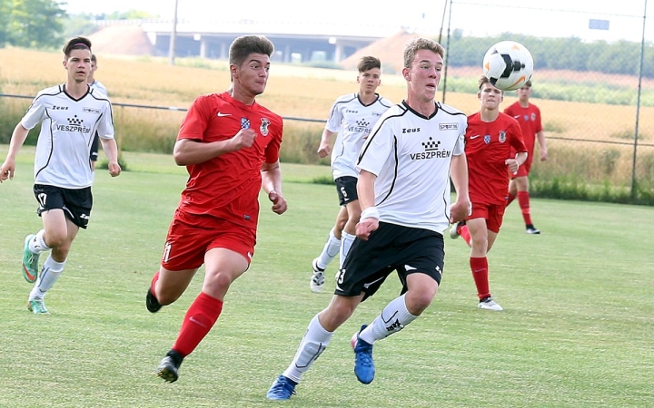 Gólzáporral kezdek a fiatalok