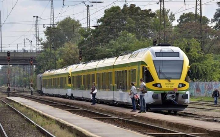 Előnyben a kötöttpálya