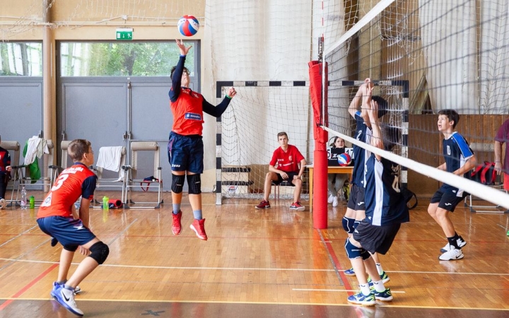 Játékkal emlékeztek a röplabdázók