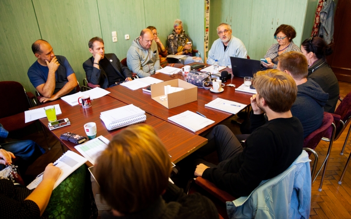 Antigoné rendel egy boroskólát